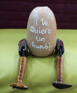 Huevo madera con patas "Te quiero un huevo"