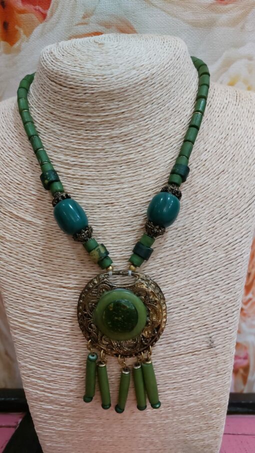 Collar piedra natural verde