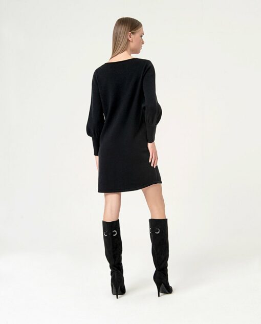 Vestido de punto recto, escote barco. Negro - Imagen 2