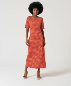 Vestido midi con vuelo y manga corta Rojo