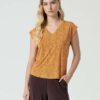 Camiseta con escote en V Amarillo