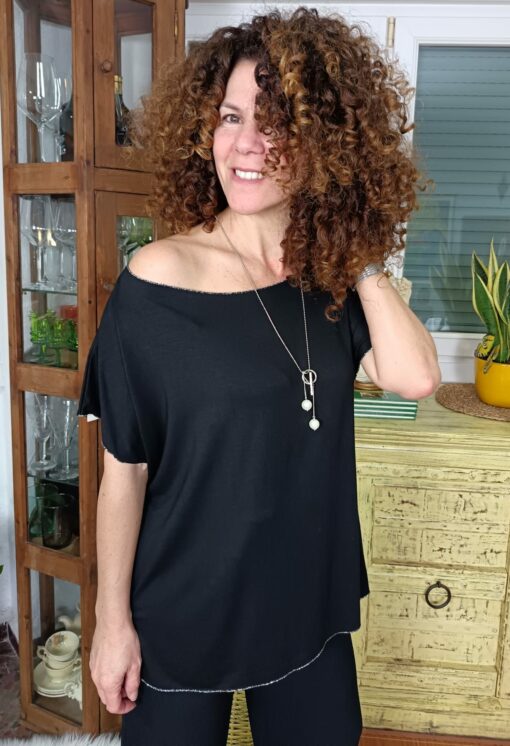 Camiseta negra s/collar