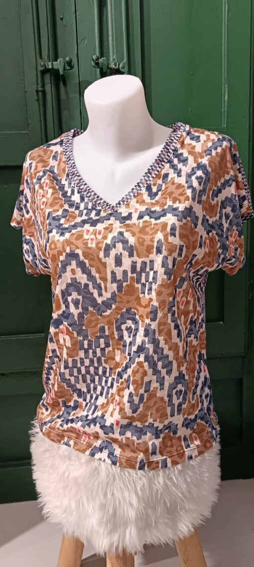 Camiseta m/corta, estampada azul/camel
