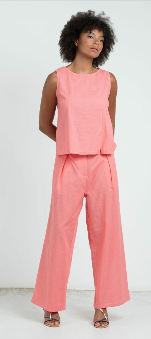 Pantalón ancho, coral