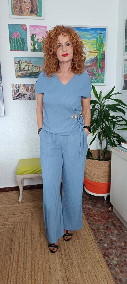 Conjunto pantalón + chaleco celeste