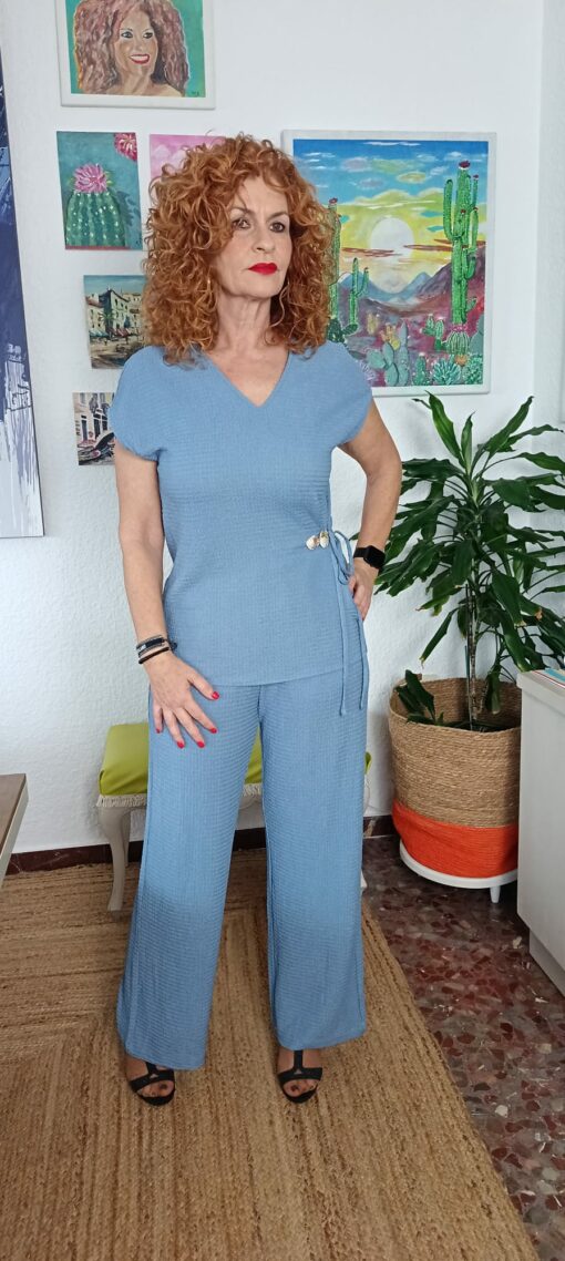 Conjunto pantalón + chaleco celeste - Imagen 3