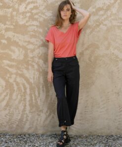 Pantalón negro, goma cintura y tobillos