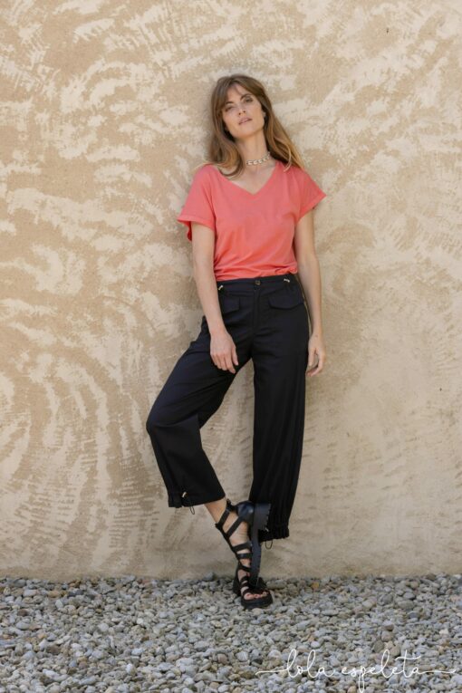 Pantalón negro, goma cintura y tobillos - Imagen 3