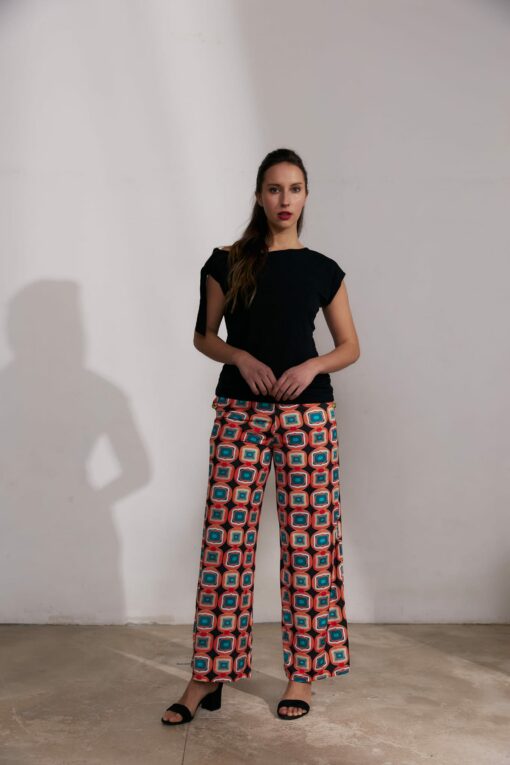 Pantalón largo botones geométricos