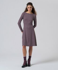 Vestido escote barco entallado y falda con vuelo Gris