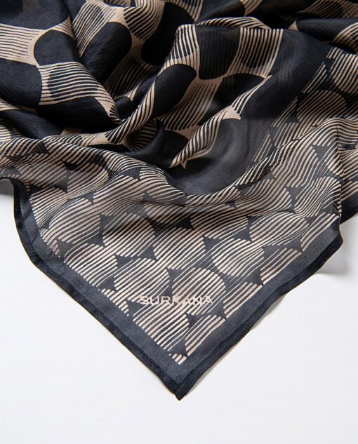 Pañuelo cuadrado estampado Negro - Imagen 2