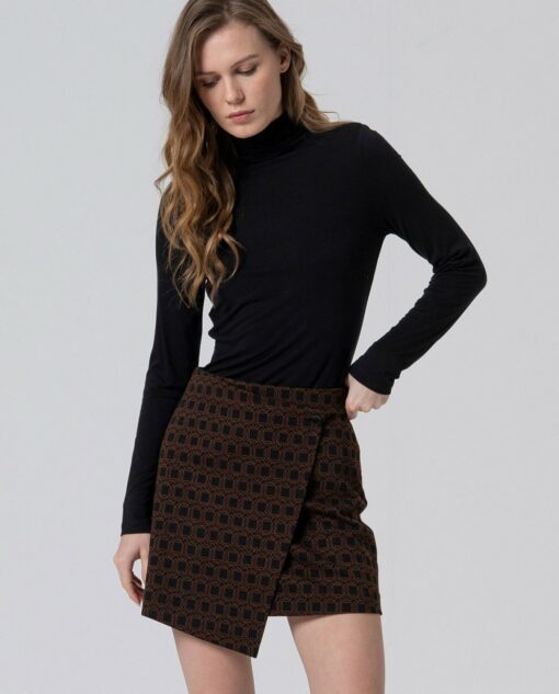 Falda corta con cruce frontal Negro - Imagen 3