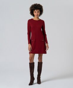 Vestido corto con corte evasé. Rojo Ingles