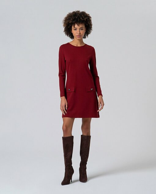 Vestido corto con corte evasé. Rojo Ingles