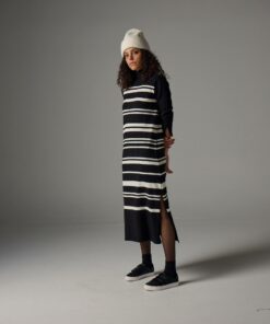 Vestido rayas, botones hombro negro