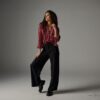 Pantalón negro, pata ancha