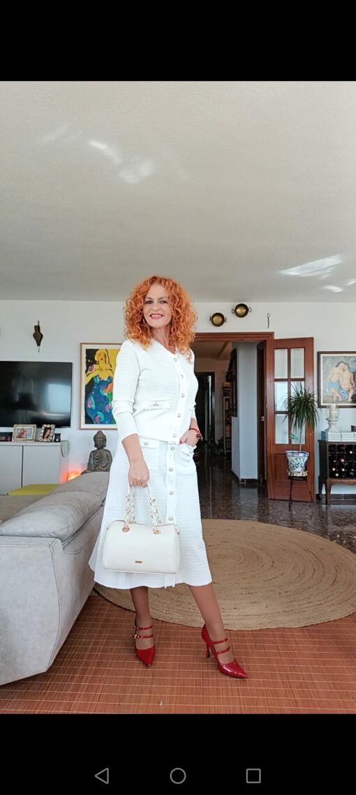 Conjunto Chanel, crudo. Chaqueta/falda