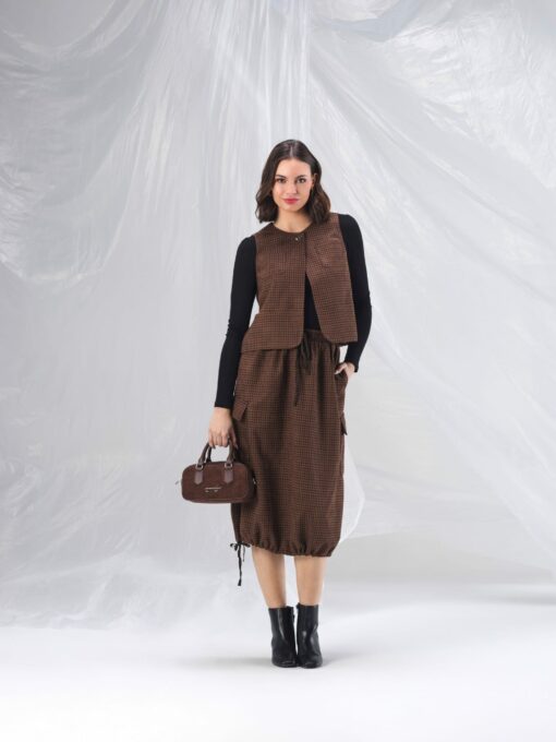 Conjunto falda/chaleco, marrón