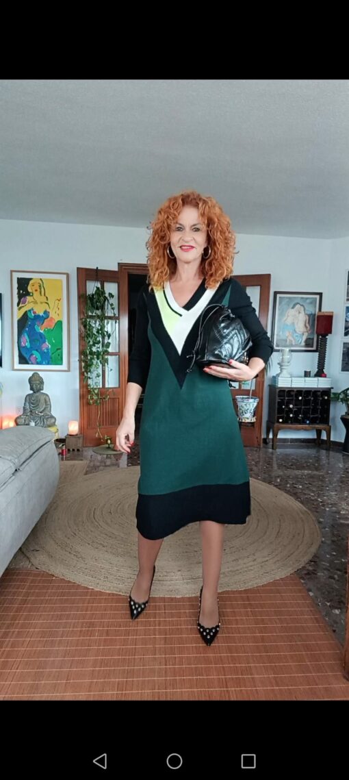 Vestido cuello tachas verde - Imagen 3