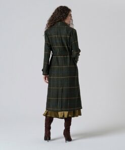 Alternative view of Abrigo estilo trench con tejido de espiga. Kaki