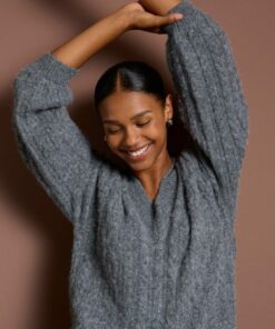 Jersey amplio de tricto con aranes. Gris