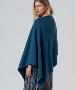 Alternative view of Poncho cerrado asimétro azul