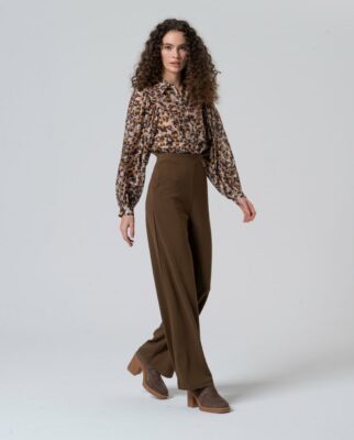 Pantalon con detalle en cinturilla Kaki oscuro