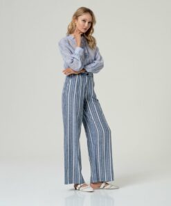 Pantalón ancho. Marino