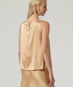 Alternative view of Top de tirantes escote pico arena