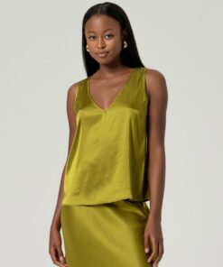 Top de tirantes escote pico verde