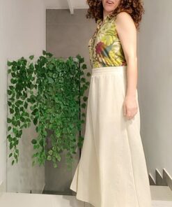 Alternative view of Falda goma