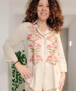 Alternative view of Blusa bordados flores