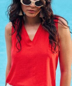 Alternative view of Blusa roja viscosa