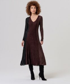 Vestido escote picoc con bloques de color Negro