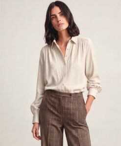 Camisa con frunces en hombros Crudo